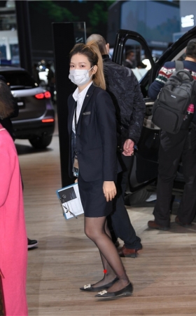 黑丝女销售(35P)