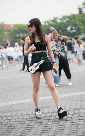 日式卡哇伊小短裙美腿美女 [15P]