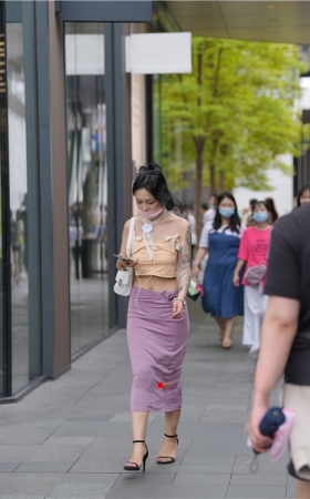 漂亮的包臀裙纹身美女(63P)