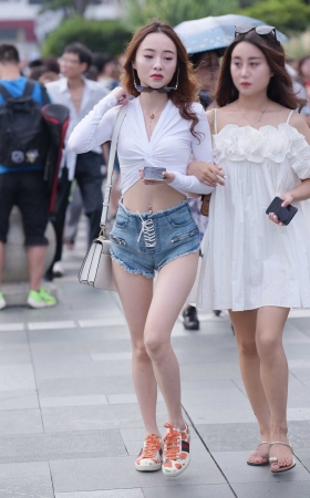 热裤美女 [20P]