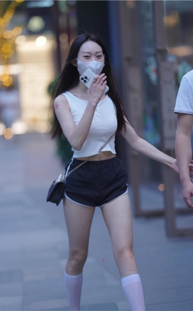 漂亮的短裤女友(117P)