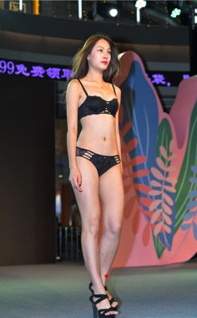 内衣秀(52P)