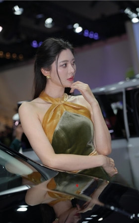气质车模美女(101P)