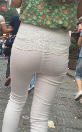 白裤紧身高腰妹子