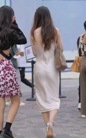 白裙美女 [11P]