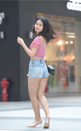 （套图）牛仔热裤女孩 (566P)