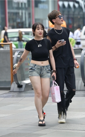 微丰热裤女友(61P)