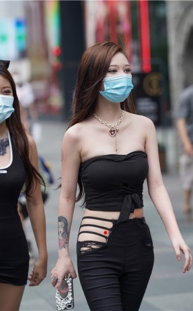 漂亮的黑色抹胸装小姐姐(96P)