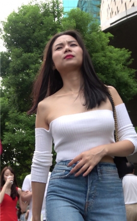 牛仔紧身裤MM