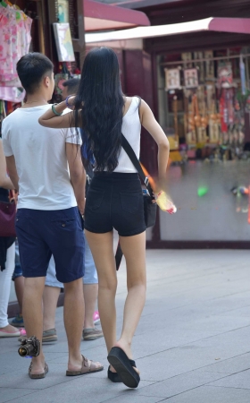 2015-08-20黄短裤与黑短裤（8P） [8P]
