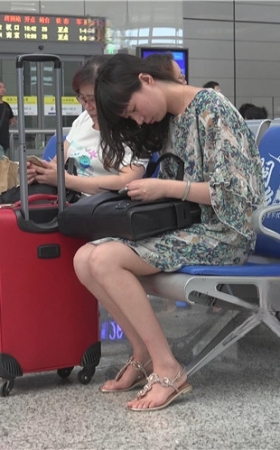 花裙妹子