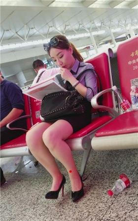 黑色高跟美腿小姐姐