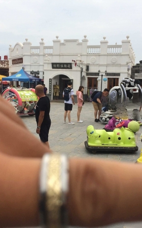 街拍大赛第三季----紧身粉色短裙少妇 [15P]