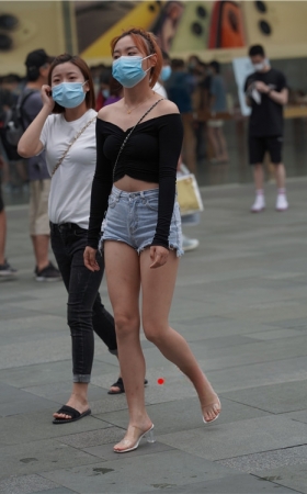 漂亮的黑衣妹子(56P)