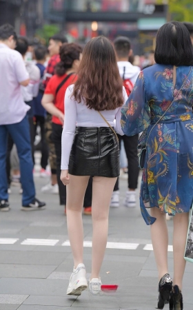 好短啊，丝袜裆部都看到了3A3753[393M]