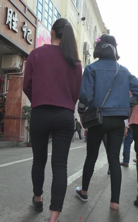 黑色紧身长裤美女