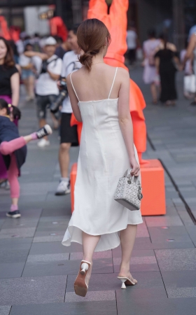 清纯洁白的美女 [15P]