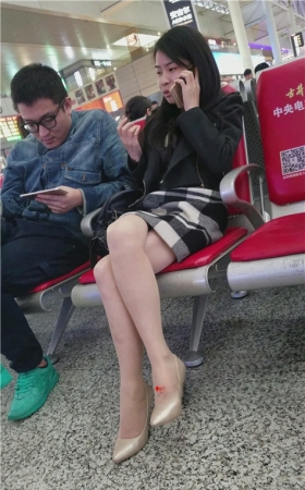 美腿肉丝妹子