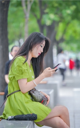 绿裙美女(145P)