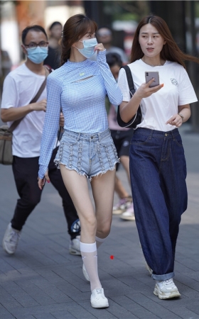 热裤小美女(138P)