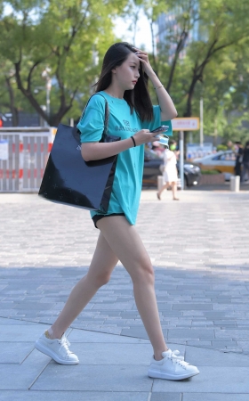 蓝衣女子 [18P]