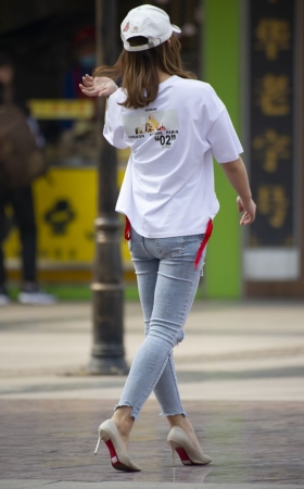 牛仔小妹