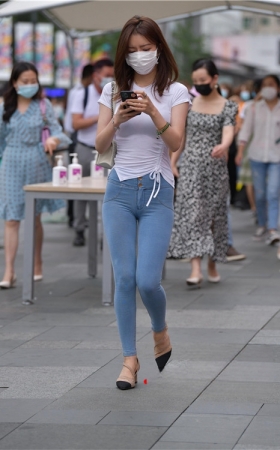 紧身蓝牛仔美女(188P)