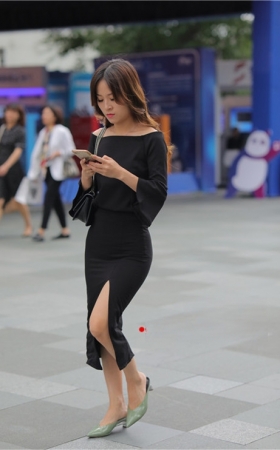 黑色包臀裙妹子【套图+视频】