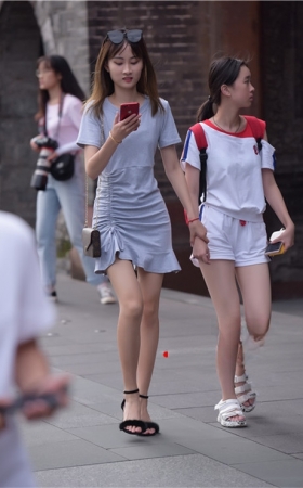 连衣裙小姐姐【套图+视频】
