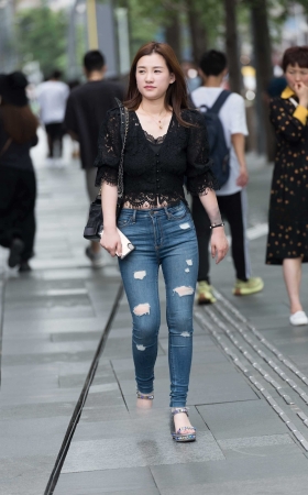 紧身牛子美女 [15P]