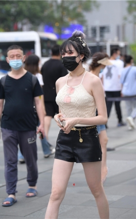 黑色皮热裤美女(105P)