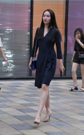 蓝色连体裙小姐姐(16P)