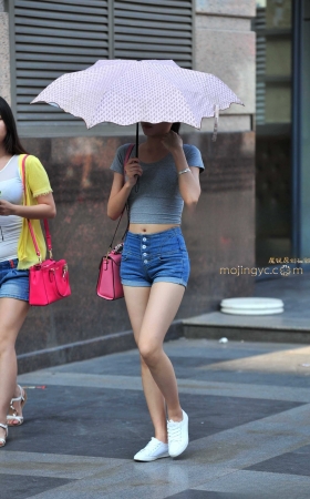 撑伞小极品美女17P [17P]