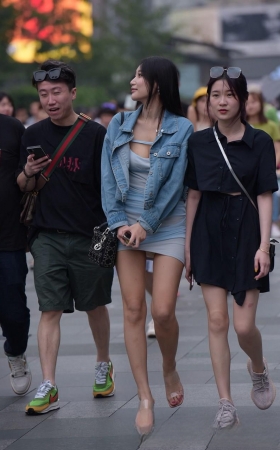 性感的包屯裙美女3A8173[1G]