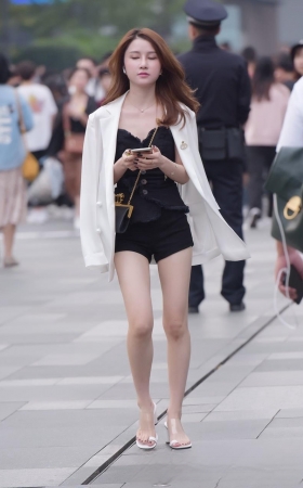 玩手机的美女3A458[1G]