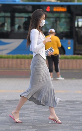 灰色紧身包臀裙美女 [19P]