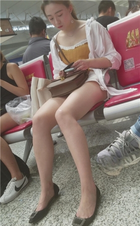 漂亮的长腿小姐姐