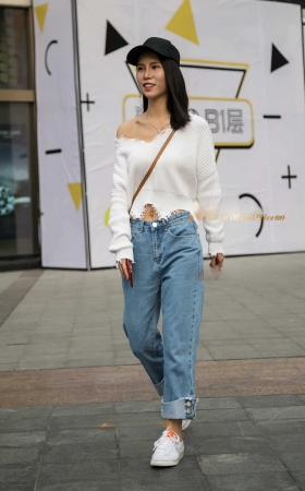 香肩美女 [11P]