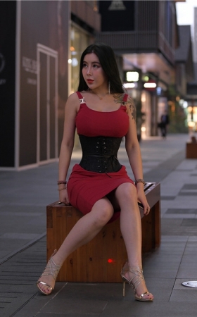 前凸后翘(142P)