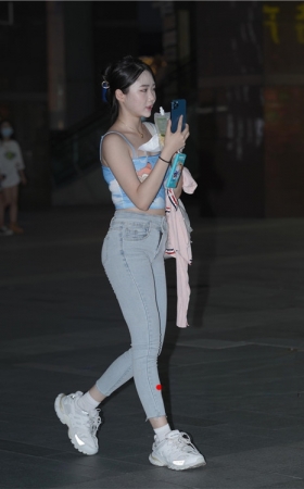 牛仔裤美女(23P)