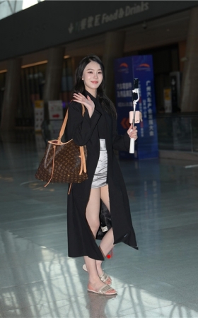 白皙美女(39P)