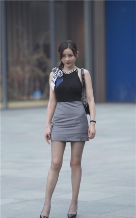 （视频）包臀裙女孩