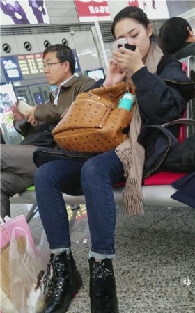 简单黑白搭配 [42P1V-1.60GB]