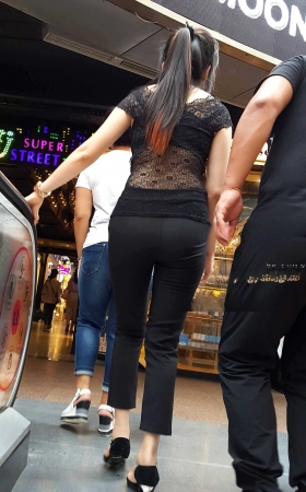 手机拍摄--商城里的黑裤妹子----（14P） [15P]