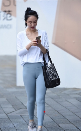 紧身瑜伽裤美女(61P)