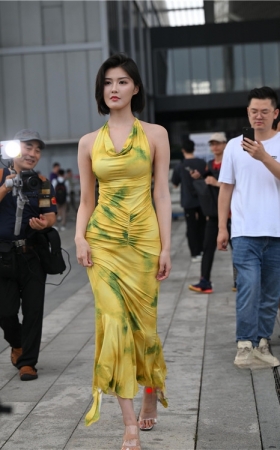 长裙美背(88P)