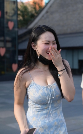 漂亮的长裙美女(135P)