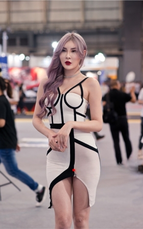 白色连体包臀裙美女(43P)