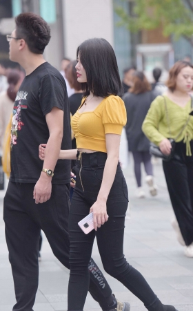 紧身牛子美女 [19P]