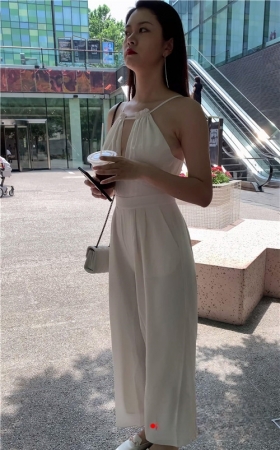 性感白裤美女